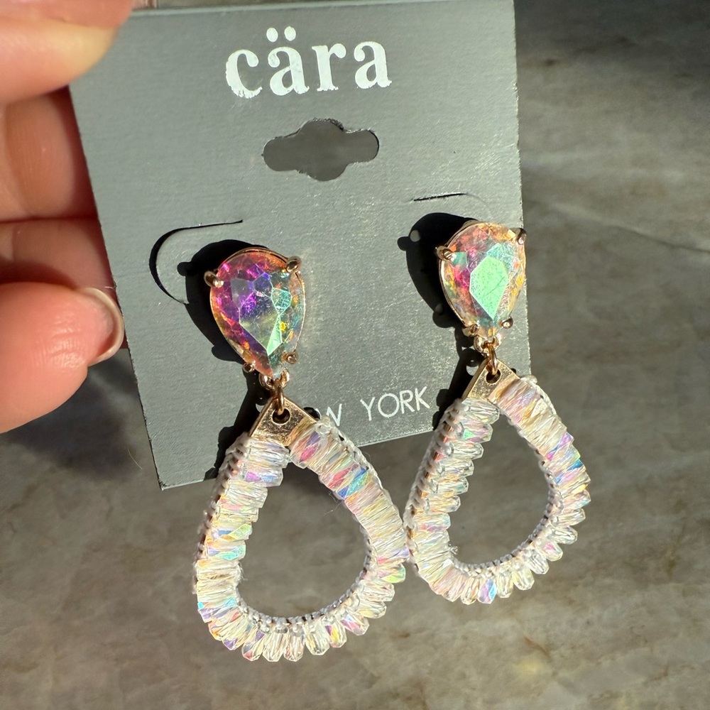 4/$25 teardrop earrings Cara - Picture 3 of 4